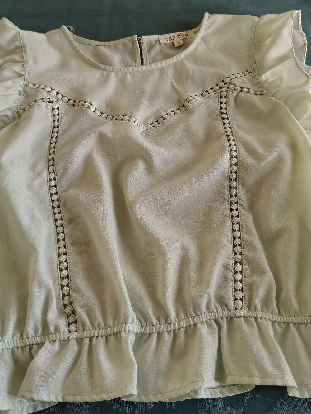 Lily Star Light Mint Green Ruffled Accent Blouse. XL. NWOT